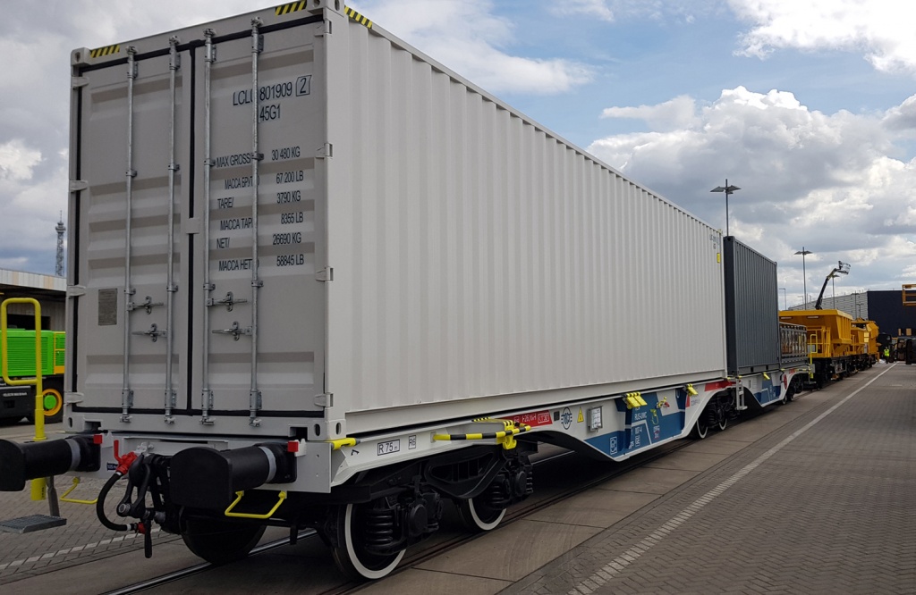 Платформа НПК ОВК на InnoTrans 2018.jpg