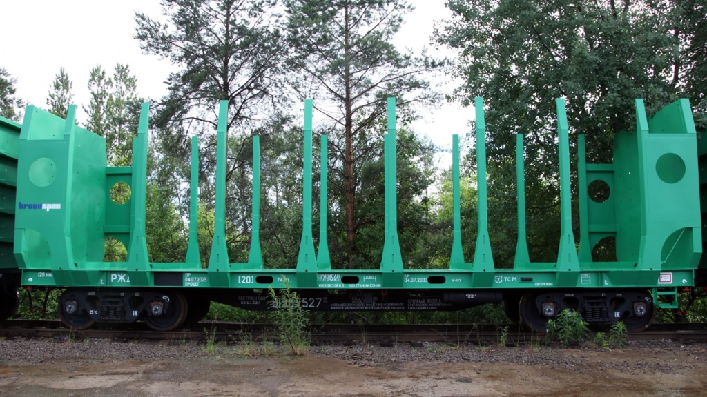 Лесовоз ОВК_Kronospan.jpg
