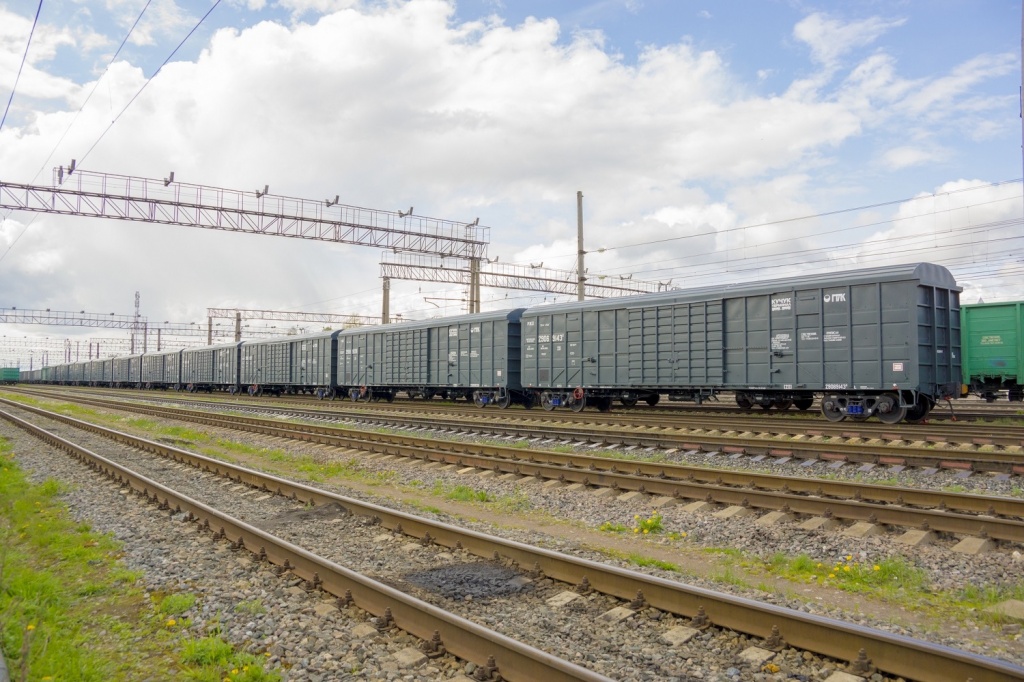 Крытые вагоны ОВК для Кучуктерминала.JPG